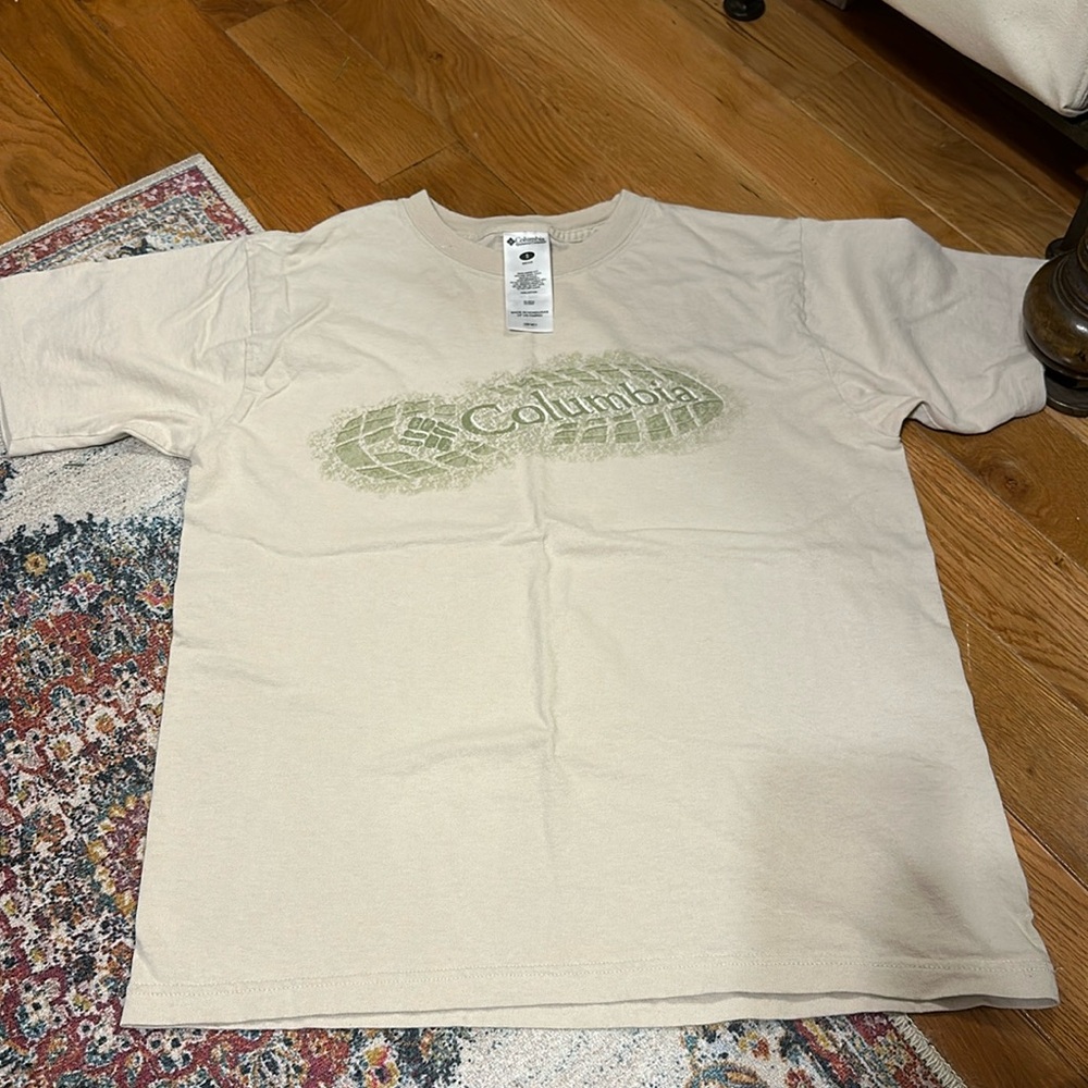 Columbia Men’s boot print tee shirt